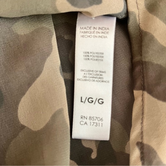 BUFFALO David Bitton Sleeveless Camouflage Blouse Size Large - Picture 6 of 7